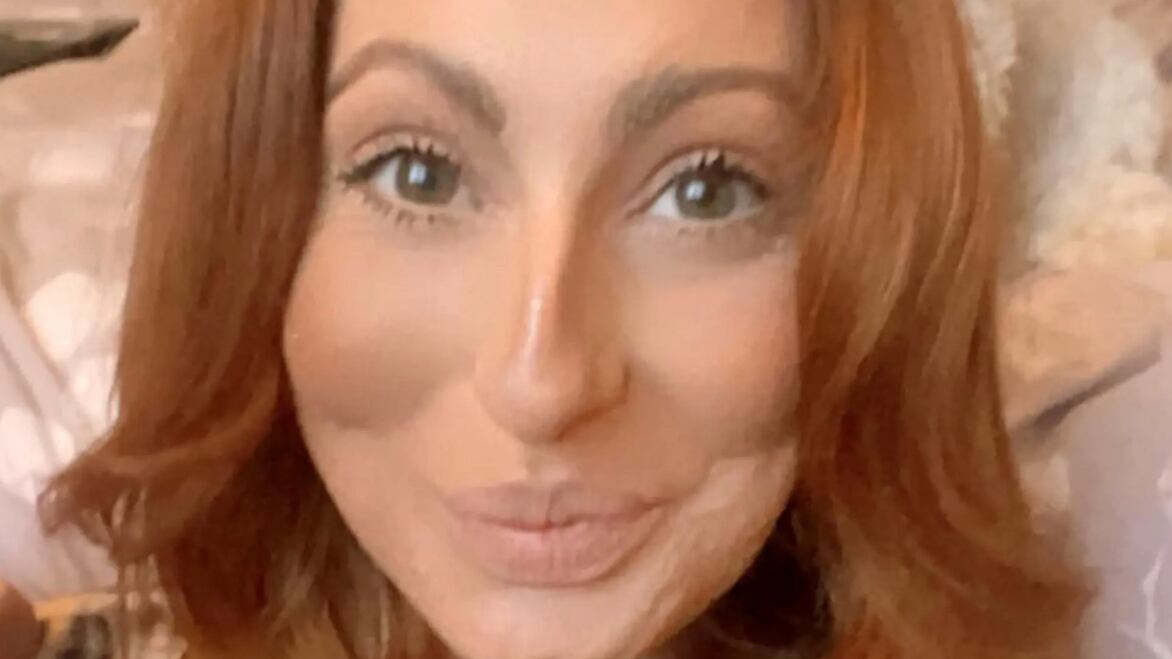 Mujer pide ensayo para citas