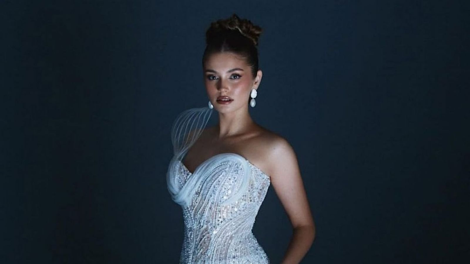 Ignacia Fernández, la cantante de death metal que se coronó Miss Mundo Chile 2025