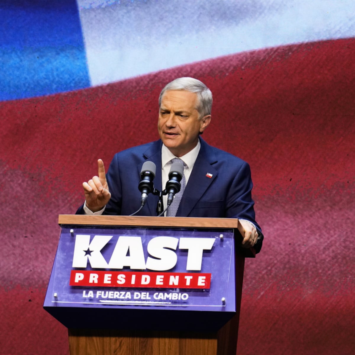 Kast anuncia 'Rol Único de Vándalos' y promete mano dura Kast anuncia 'Rol Único de Vándalos' y promete mano dura