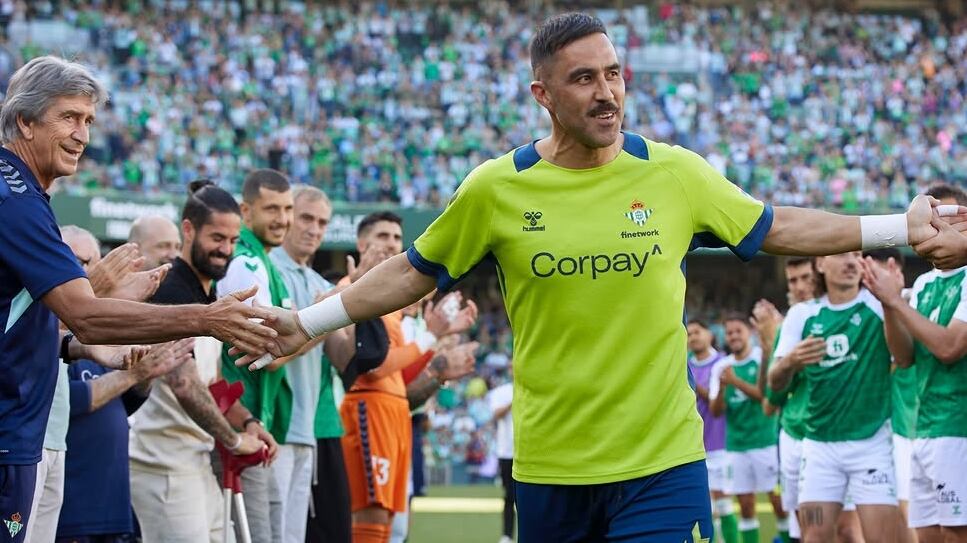O'Higgins sería el equipo más cercano a sacar del retiro del fútbol profesional al arquero chileno, luego que un periodista informara en redes sociales de las negociaciones económicas.