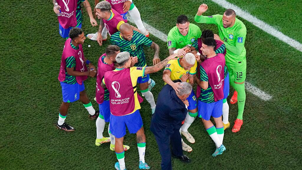 Tite y sus dirigidos son un carnaval en Qatar