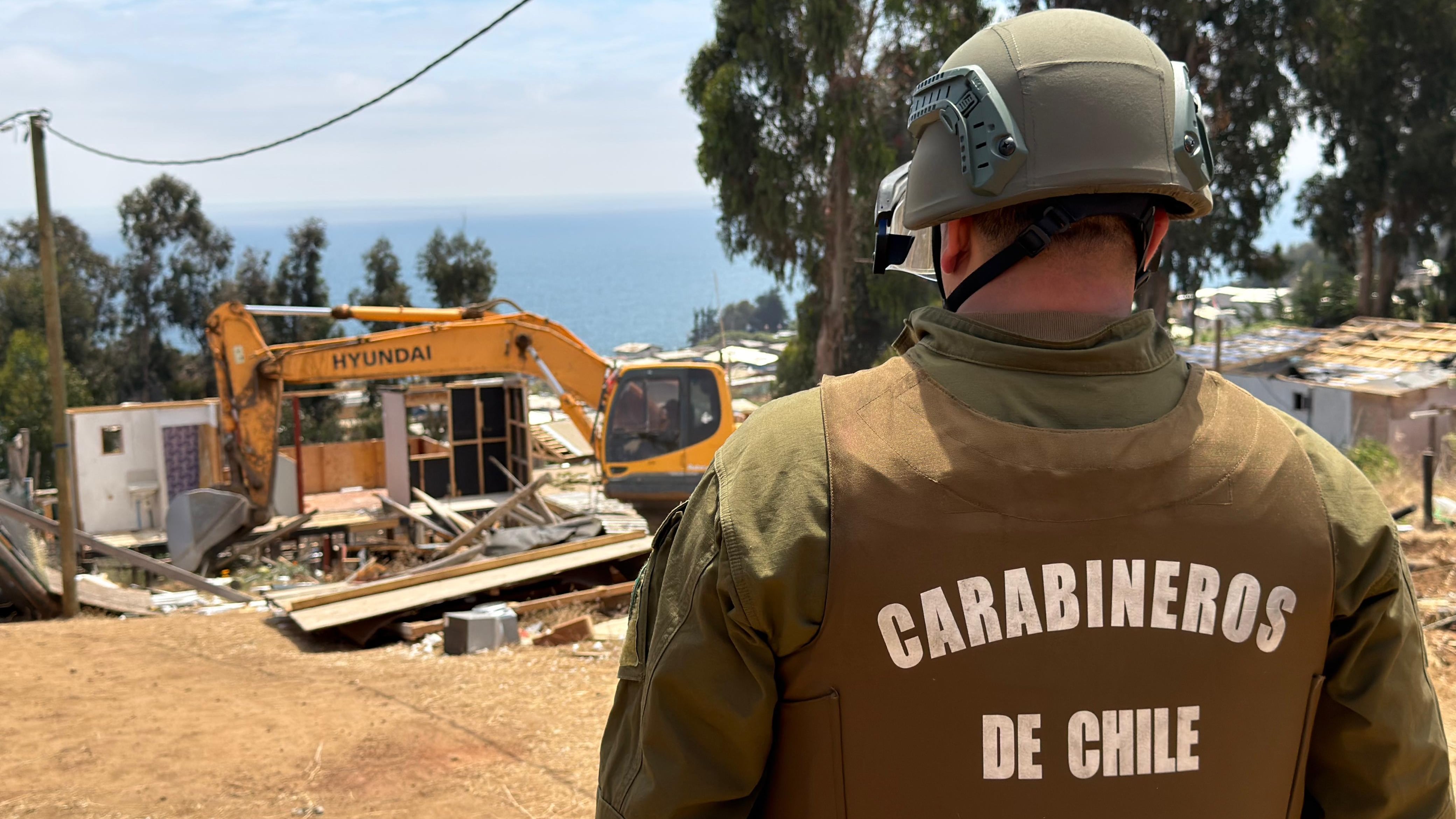 Carabineros desaloja toma de San Antonio