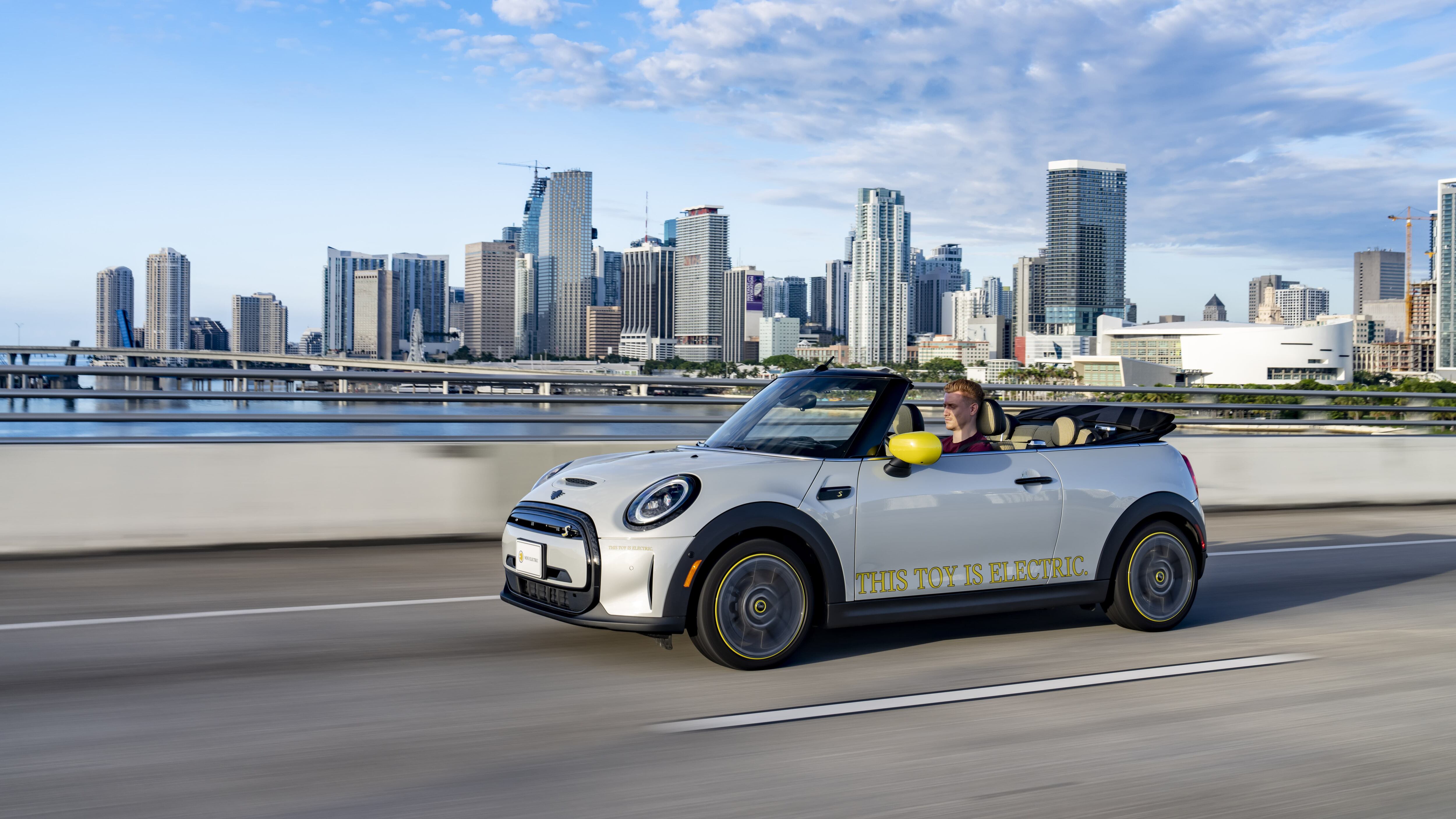 MINI Cooper SE Convertible