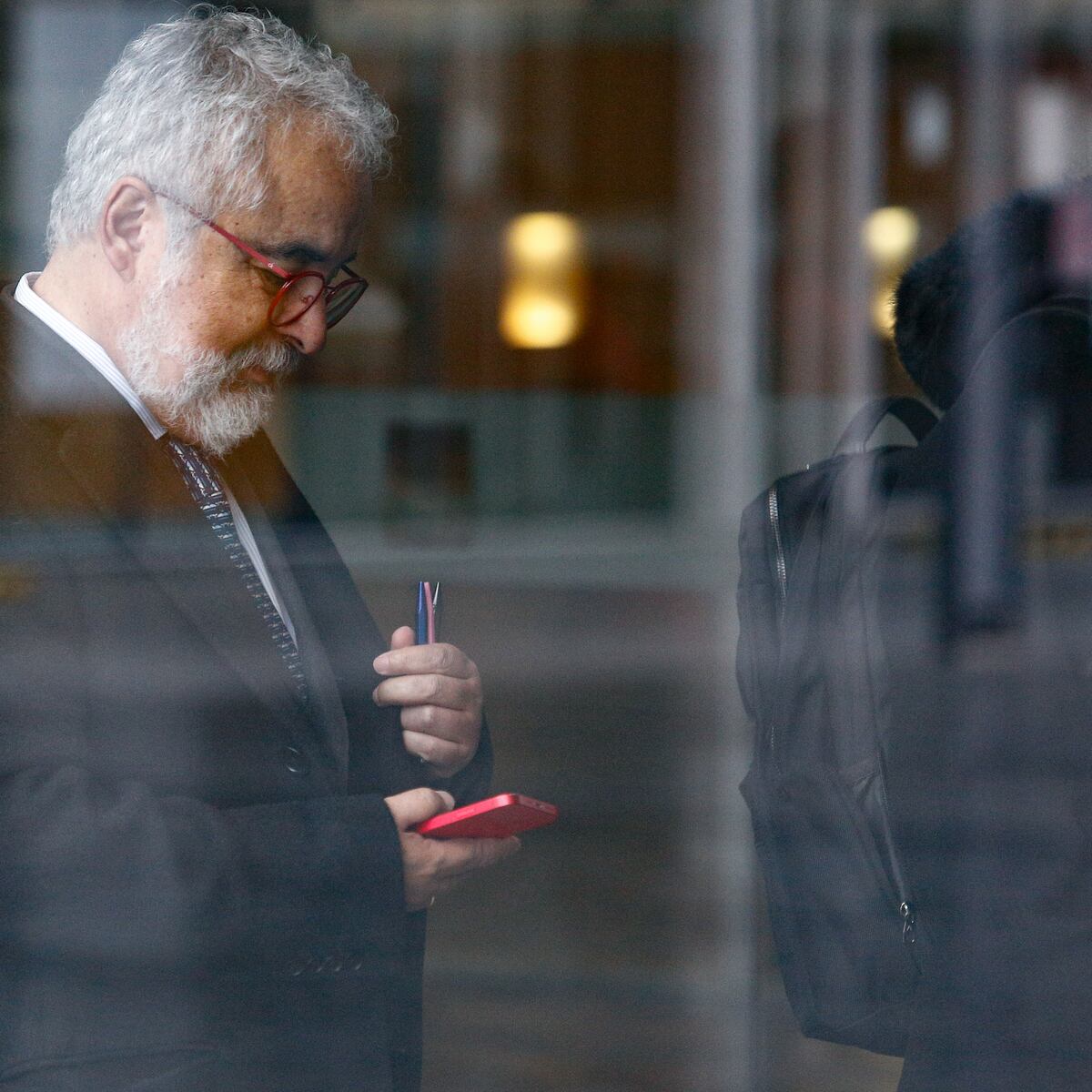 Escándalo en la política: Filtran chat ofensivo de Luis Hermosilla sobre Presidente Boric Escándalo en la política: Filtran chat ofensivo de Luis Hermosilla sobre Presidente Boric