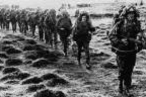 Así informó el Servicio Latinoamericano de la BBC sobre la rendición argentina en Malvinas / Falklands