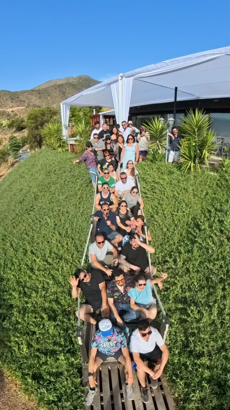 Fiesta de Daniel Fuenzalida para el equipo de Ahora Caigo | Cedida