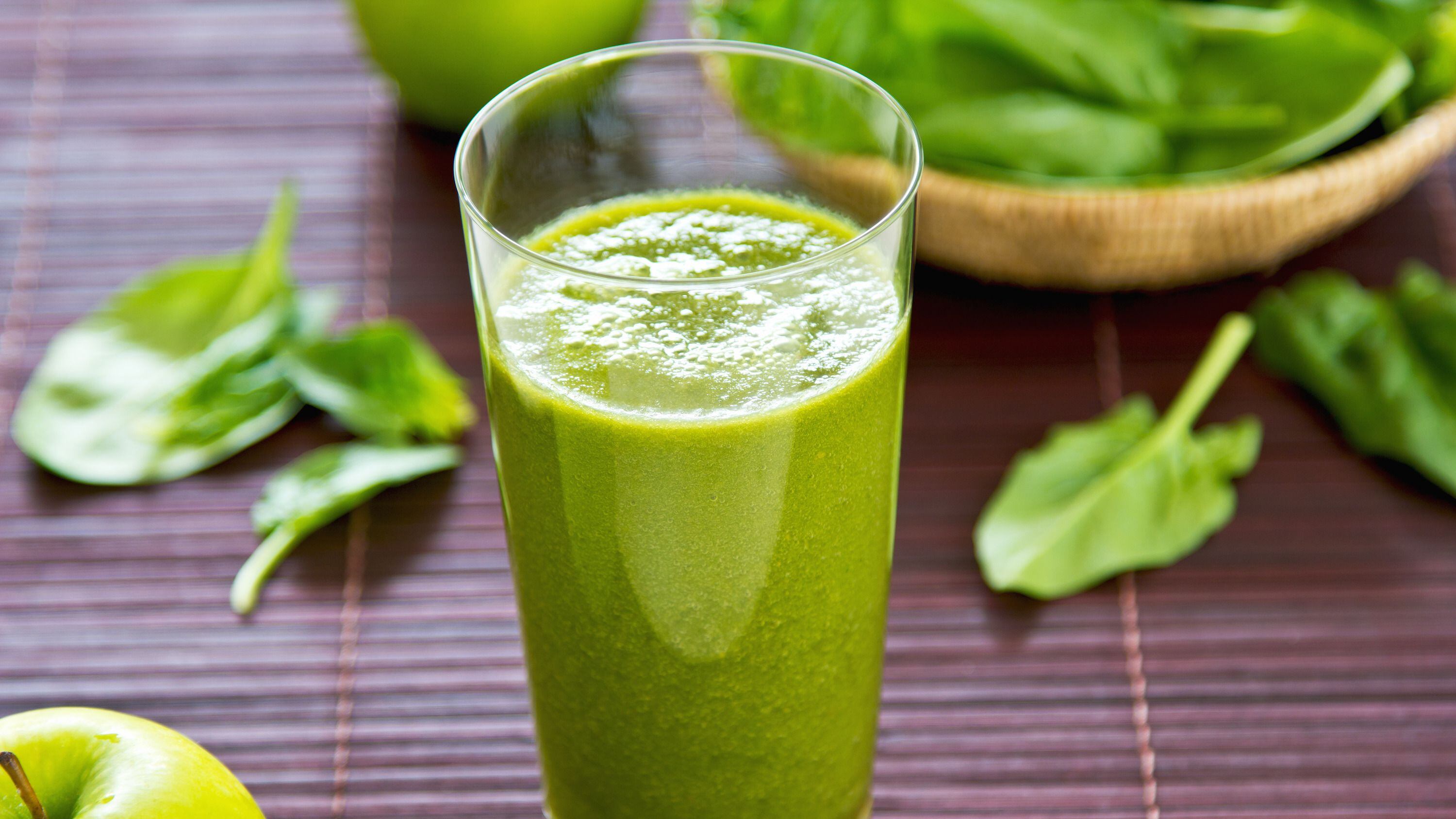 Este é o suco natural caseiro potente que você deve tomar para reforçar sua imunidade