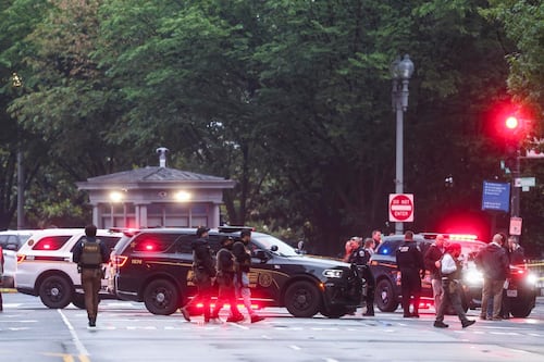 Muere el sospechoso que disparó contra un puesto de seguridad cercano a la Casa Blanca