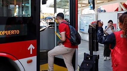 El Panel de Expertos del Transporte Público determinó esta jornada subir el precio de los pasajes de buses y metro.