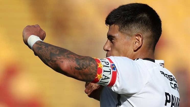 "Con o sin jineta, yo voy a ser el mismo, aportando y dándolo todo", señaló el mediocampista albo, quien explicó el motivo de porqué no aceptó la capitanía en el partido frente a Audax Italiano.