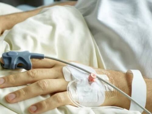 Mató a golpes a su esposa que estaba internada en una clínica debido a un cáncer