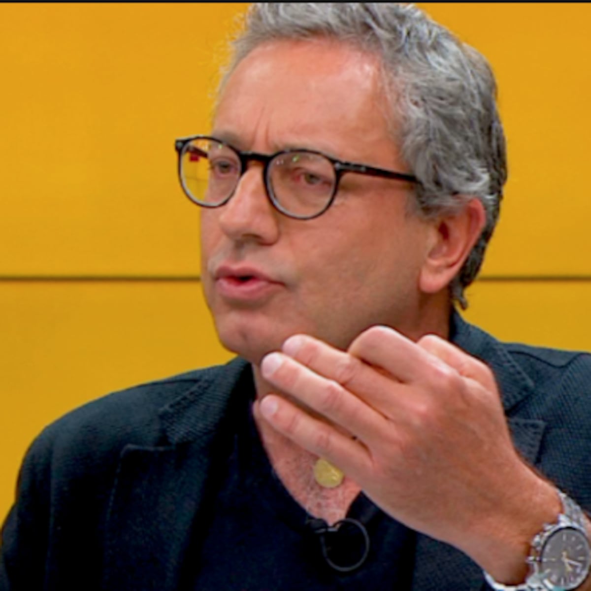 Comando de Matthei se desmarca de Bernardo Fontaine por denuncia de pagos de AFP a 'trolls' Comando de Matthei se desmarca de Bernardo Fontaine por denuncia de pagos de AFP a 'trolls'