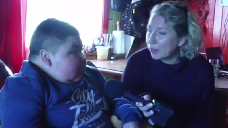 Gerson Aros: la historia del niño de 14 años que sufre distrofia muscular de Deuchenne y que charla con Pailita