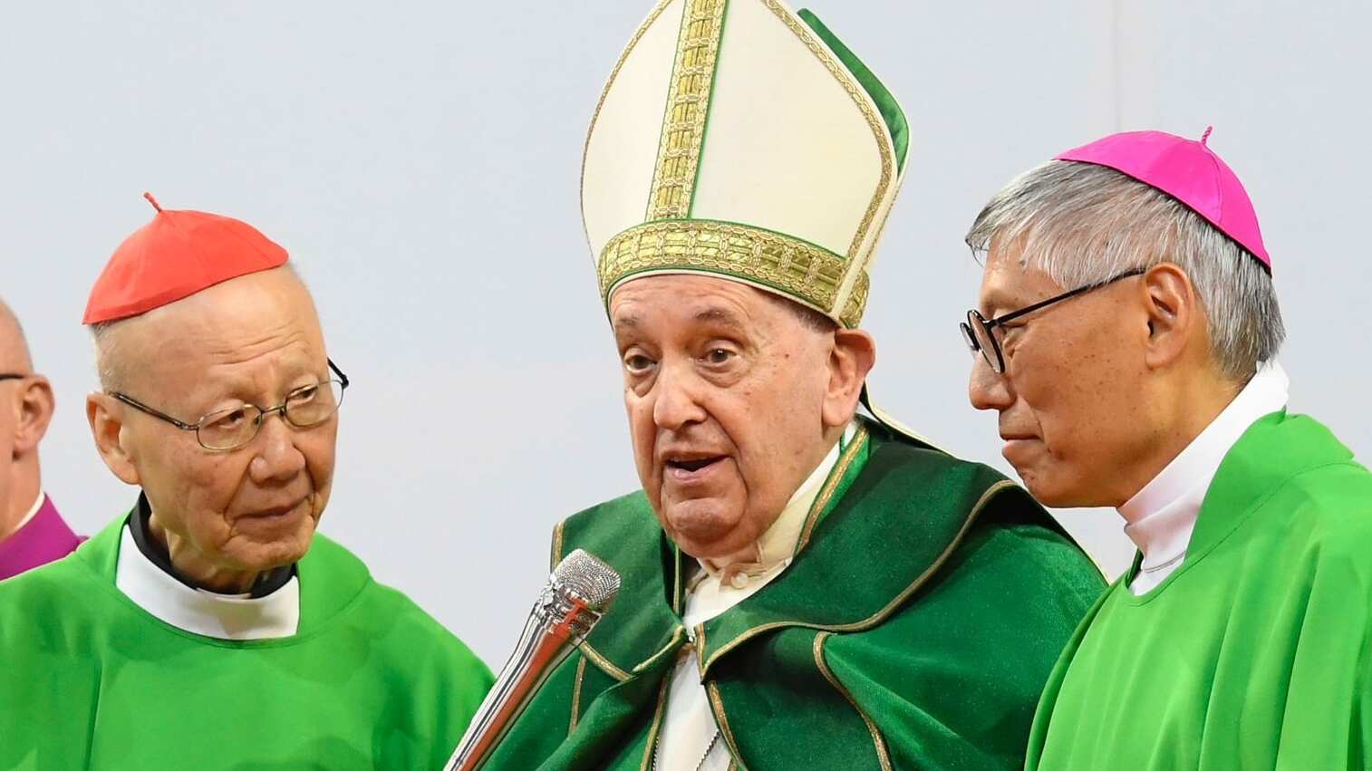 El Papa Francisco se mantiene bajo observación médica según revelaron este domingo desde la Santa Sede de la Iglesia Católica.