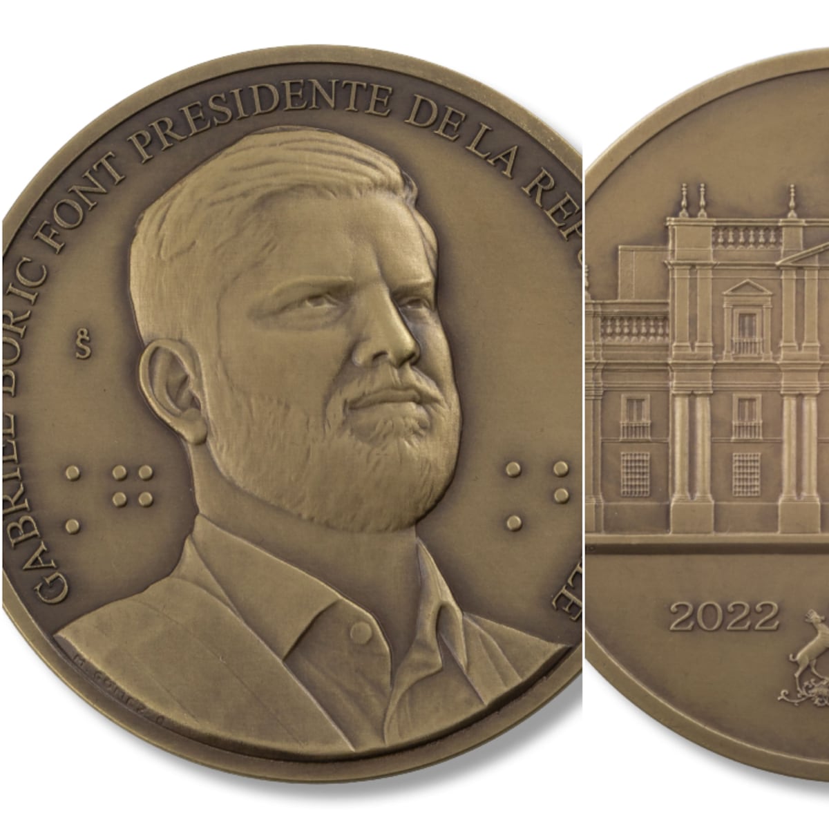Medalla conmemorativa del expresidente Gabriel Boric incluye escritura braille Medalla conmemorativa del expresidente Gabriel Boric incluye escritura braille