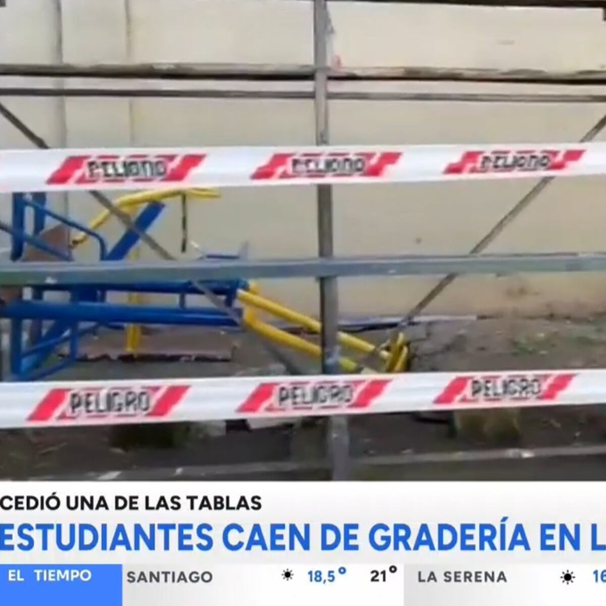 Estudiantes caen de gradería en mal estado: una hospitalizada Estudiantes caen de gradería en mal estado: una hospitalizada