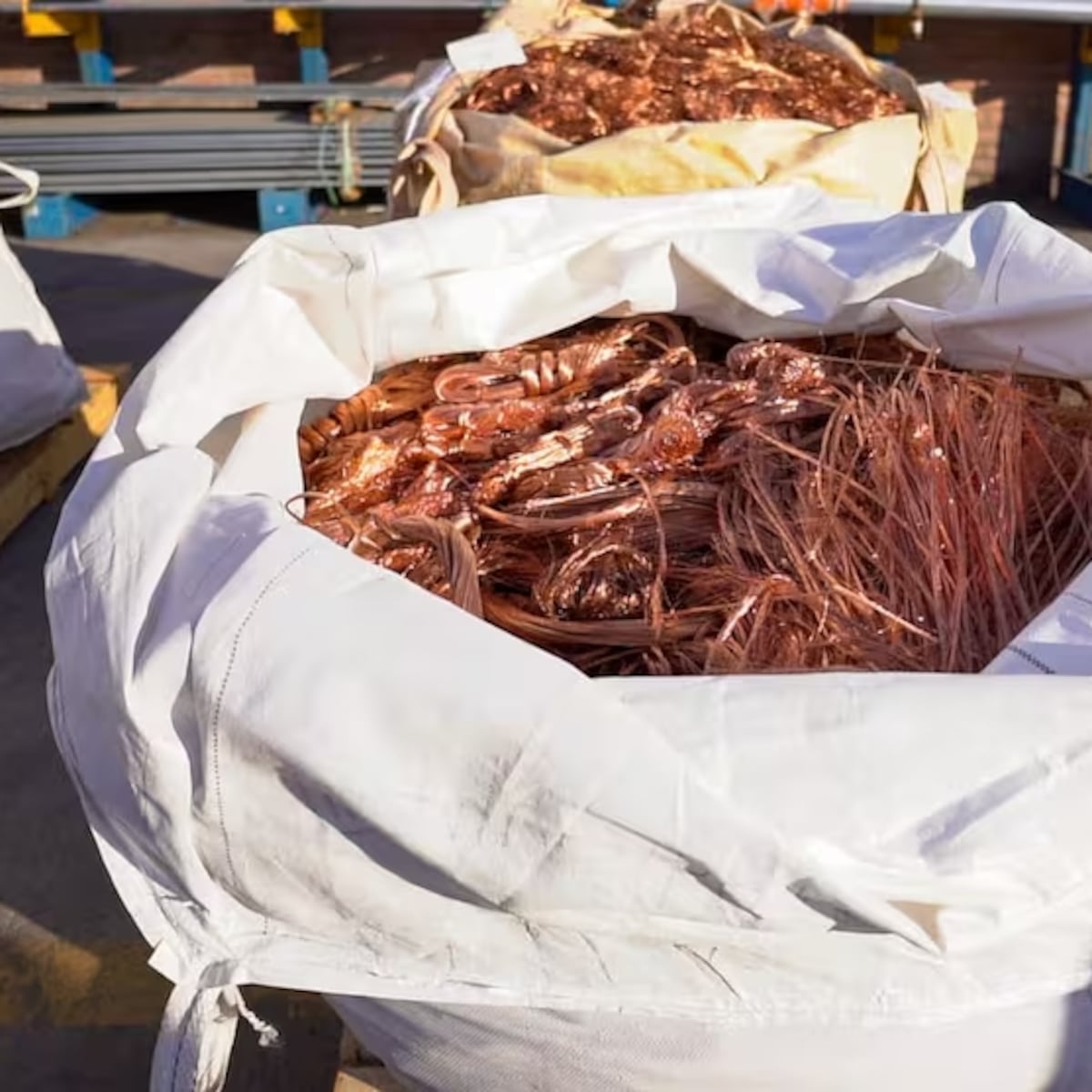 PDI decomisa 7 toneladas de cable de cobre robado a empresa eléctrica PDI decomisa 7 toneladas de cable de cobre robado a empresa eléctrica
