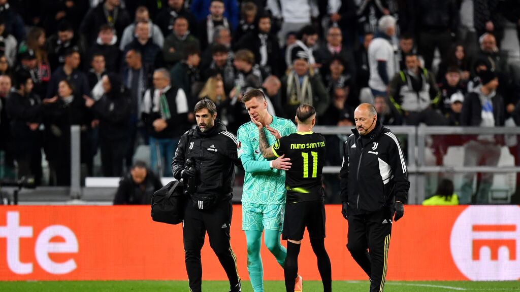 Wojciech Szczesny no pudo disputar el segundo tiempo