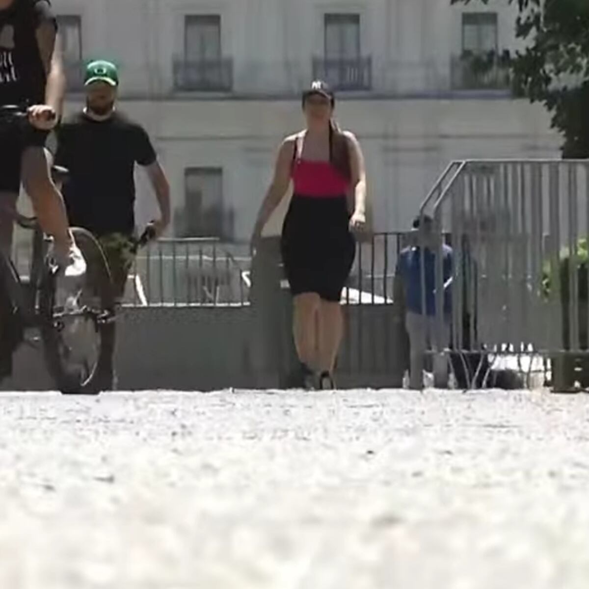 Alerta de calor en Santiago: se esperan 33 grados este domingo Alerta de calor en Santiago: se esperan 33 grados este domingo