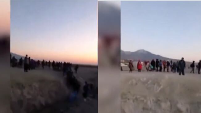 Cerca de cien personas habrían intentado entrar a territorio chileno de manera irregular por el Complejo Fronterizo Chacalluta, en la región de Arica y Parinacota.
El delegado presidencial de la región, Ricardo Sanzana, informó que el hecho ocurrió la noche de ayer martes. Expuso que "tuvimos una situación vinculada con personas que están migrando desde Perú, y por el paso fronterizo hubo entre 80 y 100 personas que intentaron hacer su ingreso".
"Se activaron los protocolos vigentes de acuerdo con la ley de migraciones", afirmó Sanzana, advirtiendo que "en este sector del complejo hay un contingente habitual que es tanto de Carabineros como de la PDI. Eso se ha mantenido siempre desde que se aperturaron las fronteras, hemos mantenido ese personal".
Sin embargo, el delegado presidencial aclaró que "frente a esta situación que fue anormal, se activan algunos protocolos que tienen que ver con el refuerzo de contingente".
Asimismo, señaló que "en este momento no tenemos ninguna situación anormal en el complejo, fue absolutamente controlado, registrado todas aquellas situaciones que presentaron autodenuncias por parte de quienes desean pasar por este sector".
"Nuestra frontera es amplia (...) también ha habido intentos, no solo hoy, de poder ingresar por pasos que son ilegales y nosotros tenemos activados con el decreto 265 con las fuerzas militares para estos efectos", acotó la autoridad.