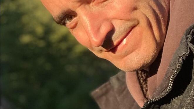 Nicolás Saavedra compartió un emotivo mensaje en su Instagram y le habló a su niño interior, tras quiebre con Mónica Godoy.