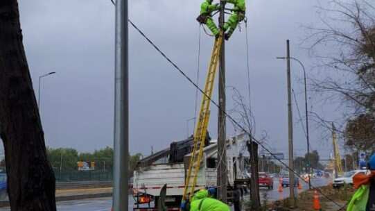Cortes de luz por sistema frontal y lluvias, cuenta de Enel red social X