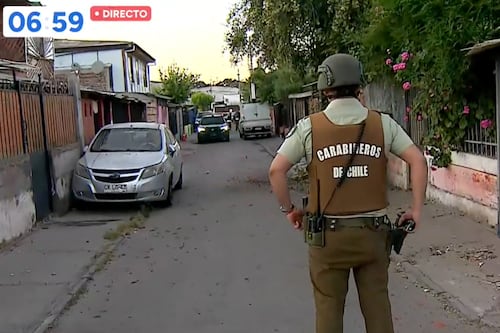 Hombre que intentó agredir a carabineros en Pudahuel quedó en riesgo vital: funcionario le disparó