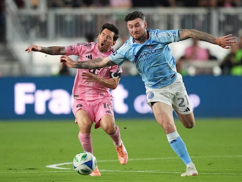 Denuncian que Messi le ofreció pelear a otro futbolista argentino en la MLS para defender a De Paul