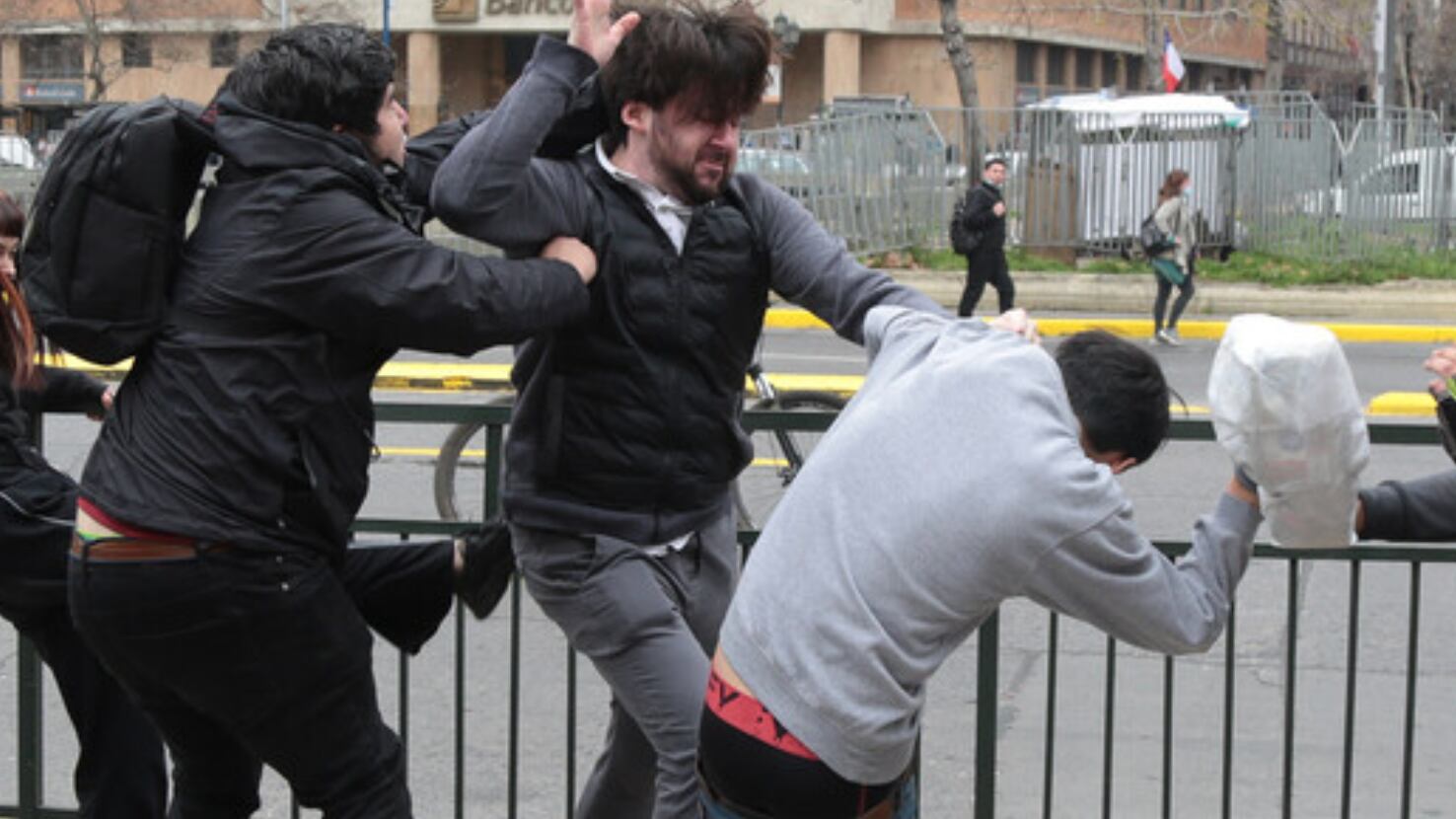 Simón Boric fue agredido