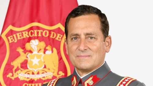 Comandante en jefe del Ejército, general Javier Iturriaga