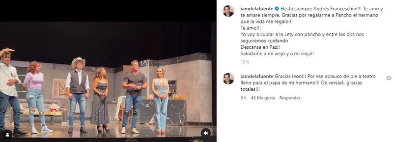 El actor chileno interrumpió una de las funciones de la obra que presenta en México para contar de la muerte del padre de su mejor amigo.