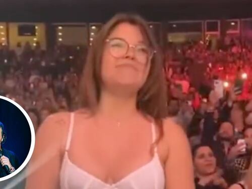 Mujer se desnuda en pleno concierto de Arjona y deja boquiabiertos a todos 
