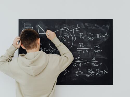 Expertos alertan que que falencias en matemáticas afectan el pensamiento crítico de los escolares