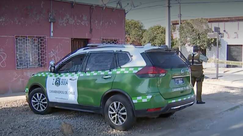 Carabinero de franco repele asalto en Quinta Normal | Captura: Meganoticias de Mega