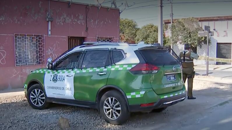 Carabinero de franco repele asalto en Quinta Normal | Captura: Meganoticias de Mega