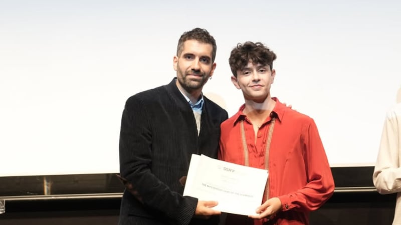 Diego Céspedes y el equipo de La misteriosa mirada del flamenco | Fuente: Instagram @sansebastianfes