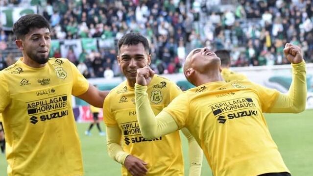 El goleador, próximo a cumplir 44 años en mayo de 2025, seguirá jugando fútbol profesional luego de firmar su renovación de contrato con San Luis de Quillota.