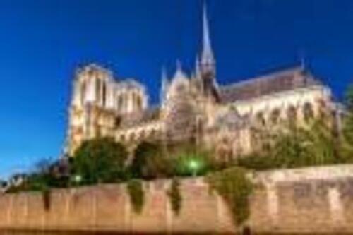 La misión para rescatar un derruído monumento de París