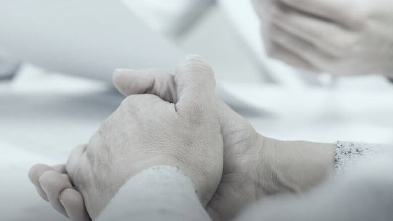 La Corte de Apelaciones ordenó a la Isapre Cruz Blanca cubrir un medicamento contra el cáncer de una paciente que falleció hace un año por la enfermedad.