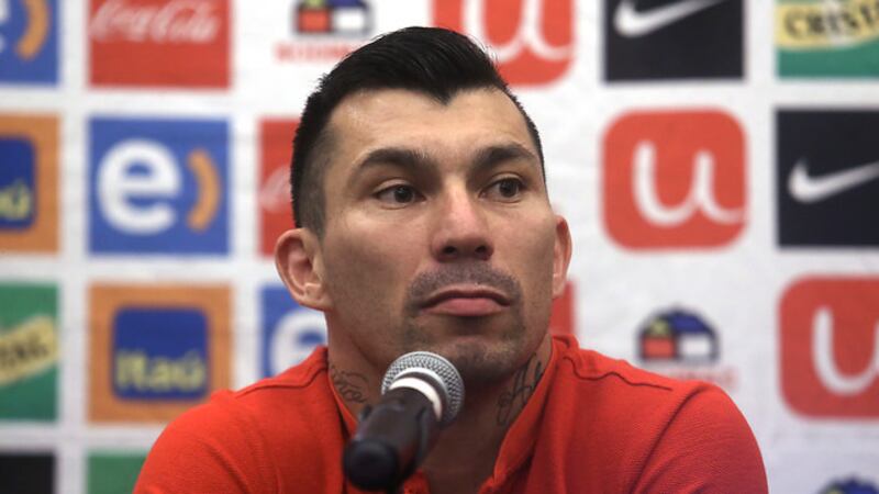 Gary Medel defiende a Berizzo y lamenta su renuncia: “No lo dejaron trabajar tranquilo y por eso se cansó”