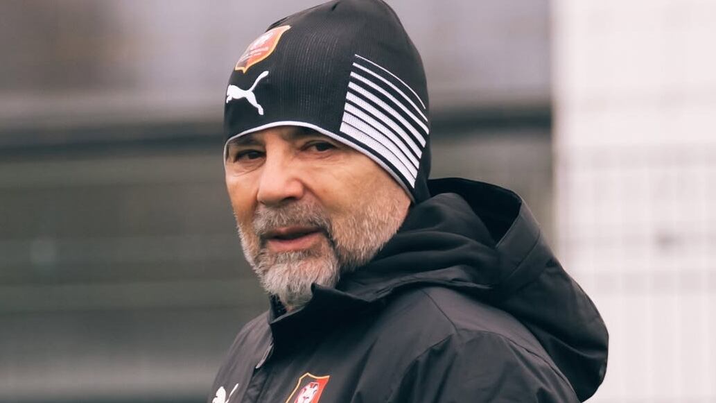 El técnico argentino fue expulsado en el último fin de semana en el partido que su equipo, Rennes, disputó en el torneo francés.