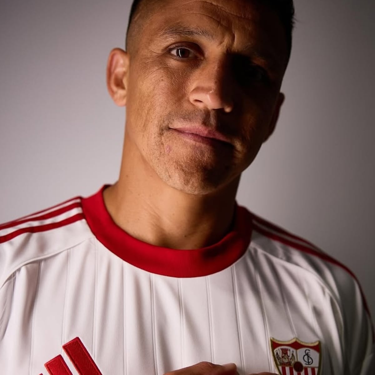 Alexis Sánchez no se presenta a entrenamientos con Sevilla Alexis Sánchez no se presenta a entrenamientos con Sevilla
