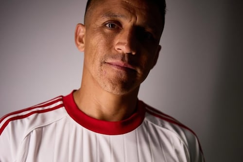 Alexis Sánchez descarta salida inmediata de Sevilla y explica su futuro: “Estoy feliz aquí”