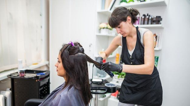 Fundación SoyMás lanza campaña "Sueña sin límites" para capacitar a madres jóvenes y romper ciclos de pobreza