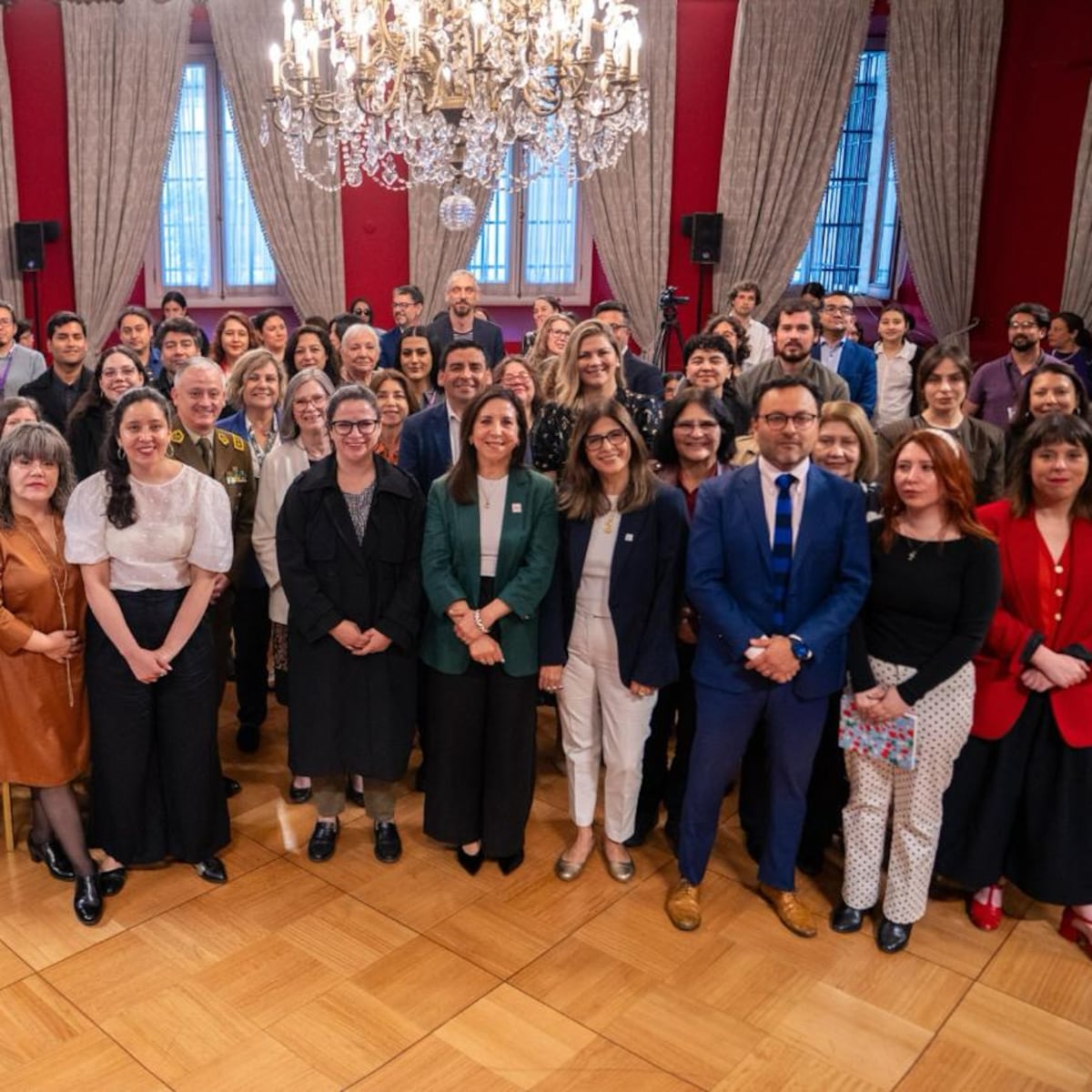Violencia digital afecta al 69% de candidatas en Chile Violencia digital afecta al 69% de candidatas en Chile