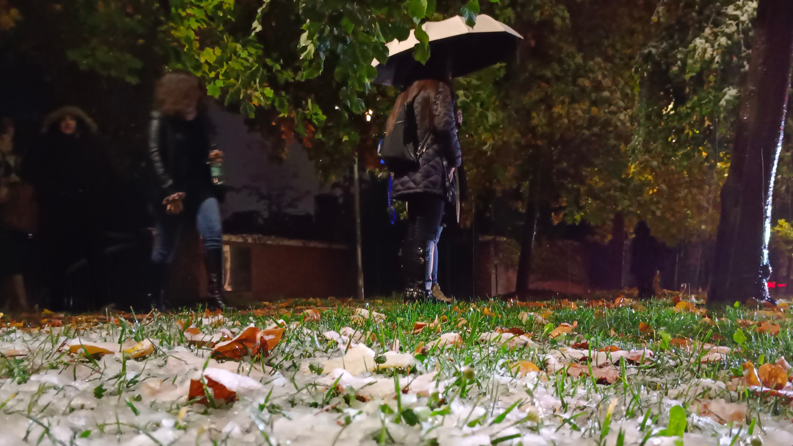 El año pasado fue el más reciente evento de agua-nieve que cayó en algunas comunas de la Región Metropolitana.