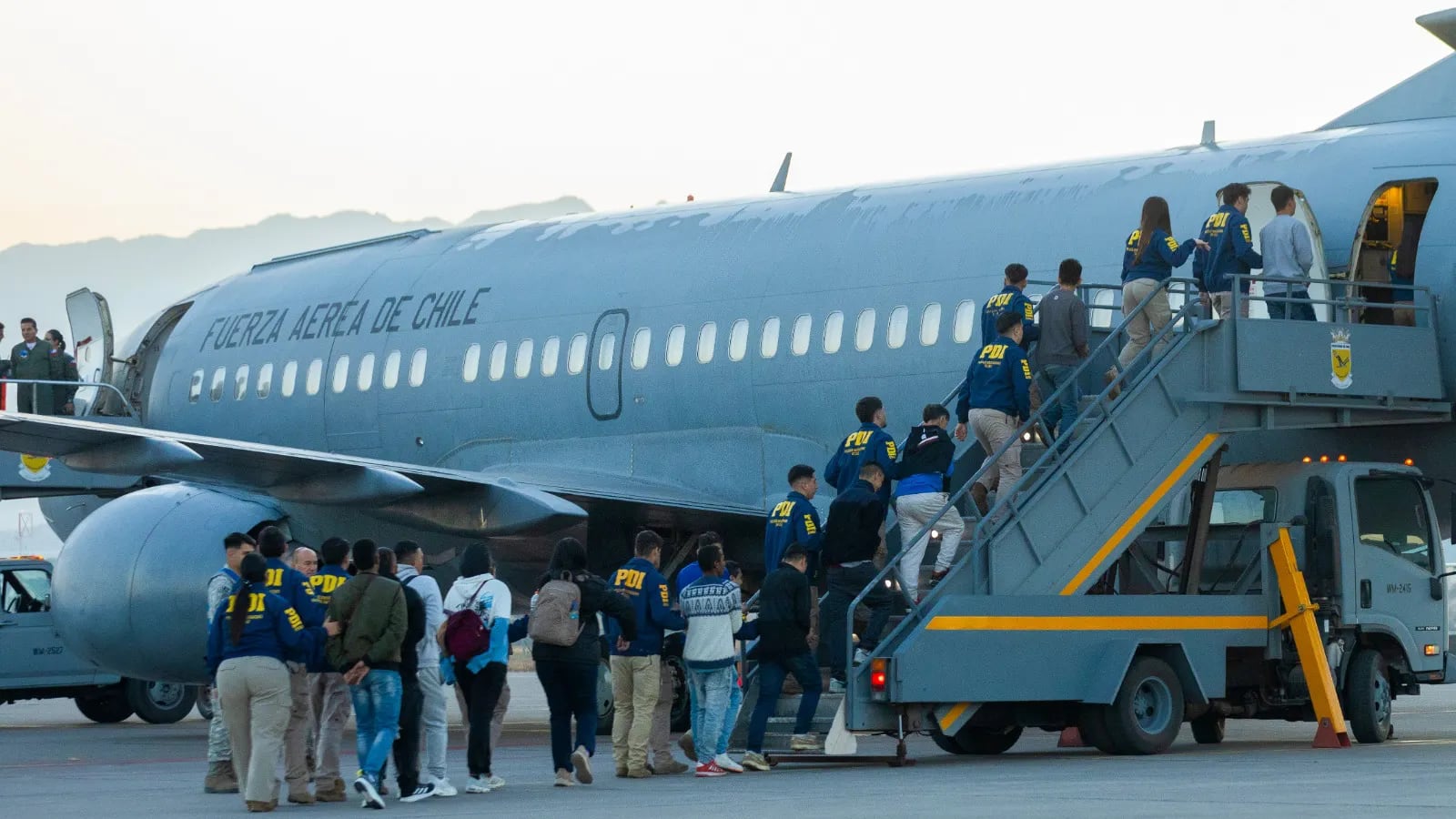 Gobierno fija fecha para primer vuelo de expulsión de inmigrantes irregulares