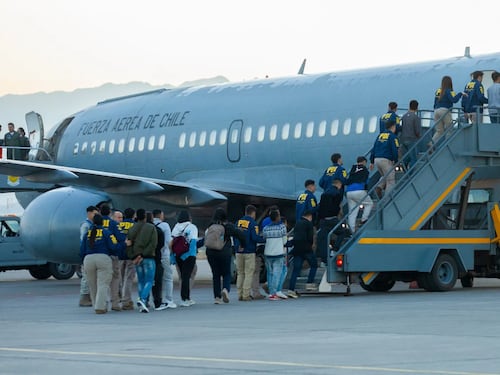 Gobierno fija fecha para primer vuelo de expulsión de inmigrantes irregulares