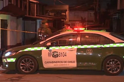 Hombre mantuvo amenazada de muerte a su pareja al interior de casa en Renca: amiga alerta a Carabineros