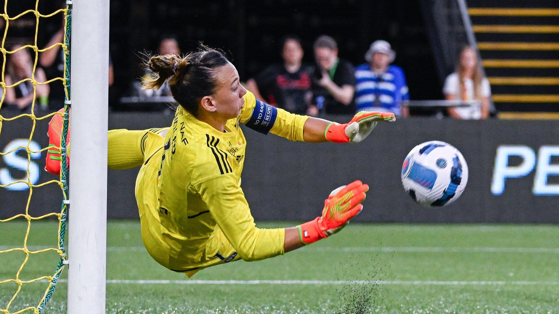 La arquera chilena sumó un nuevo título con el Olympique de Lyon.